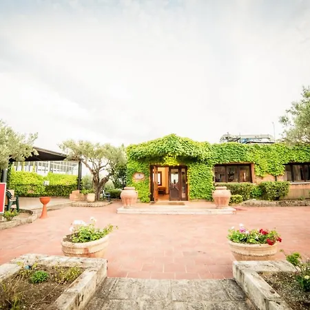 Hg Village מלון 4*